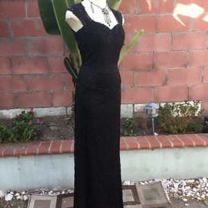 DANCING QUEEN Formal Laced Maxi Dress Embroidered Up Sleeveless Cutout Back M